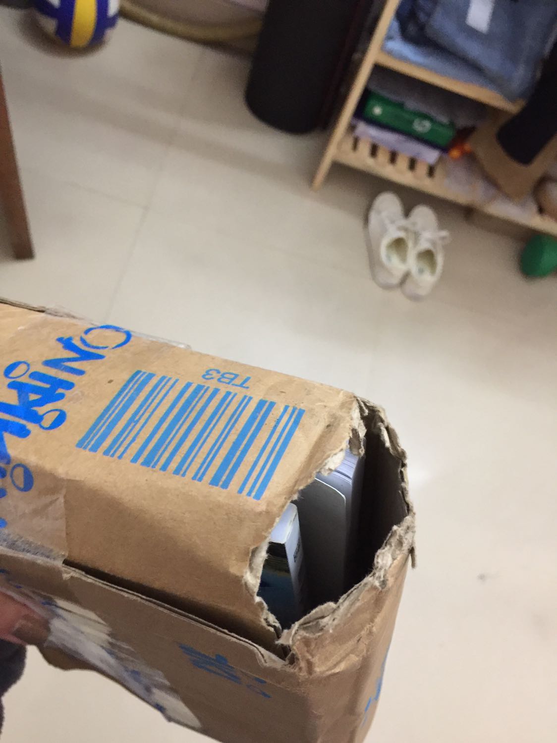 Nội dung sách okie nhưng mình ko hài lòng về bên ship. Họ ném hàng mà cái hộp bục cả 2 bên luôn. Đây là lần thứ 2 mình mua hàng tiki mà bị ném nát cả hộp lẫn cả sách bên trong