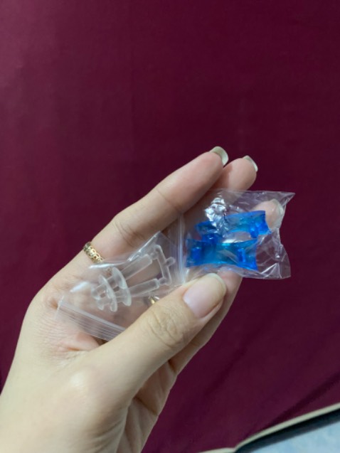 Đóng gói cẩn thận, kính đẹp dễ sử dụng nhưng mà k rõ cho mắt cận lắm Đóng gói cẩn thận, kính đẹp dễ sử dụng nhưng mà k rõ cho mắt cận lắm
