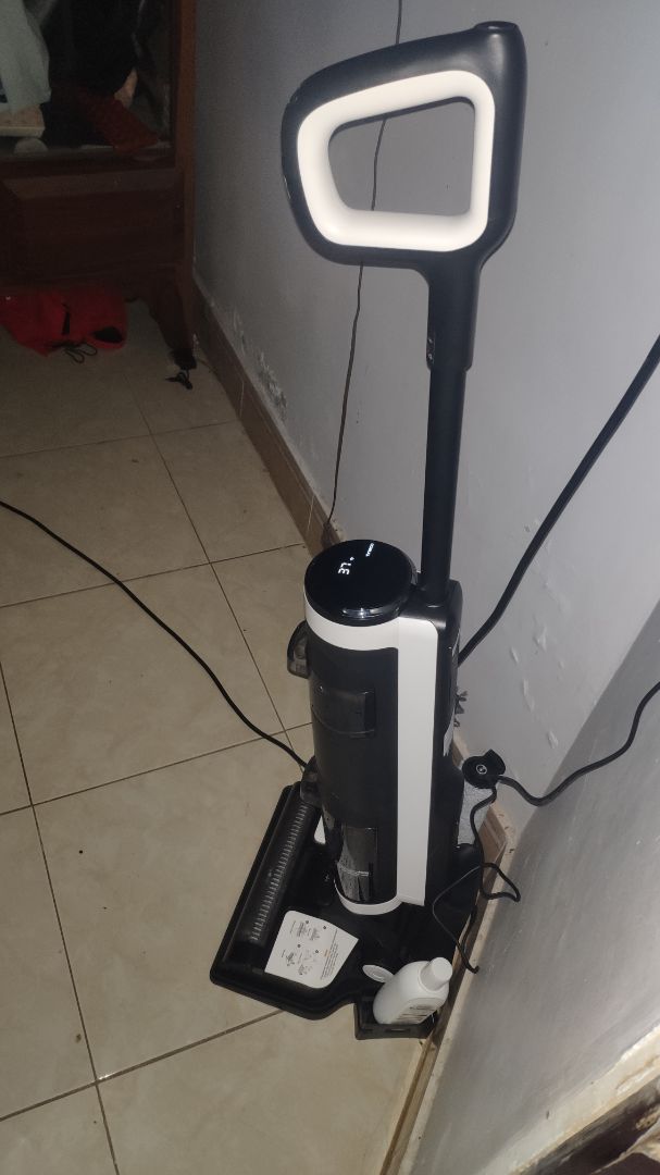 vừa tay, hơi nhẹ, lực hút khá mạnh