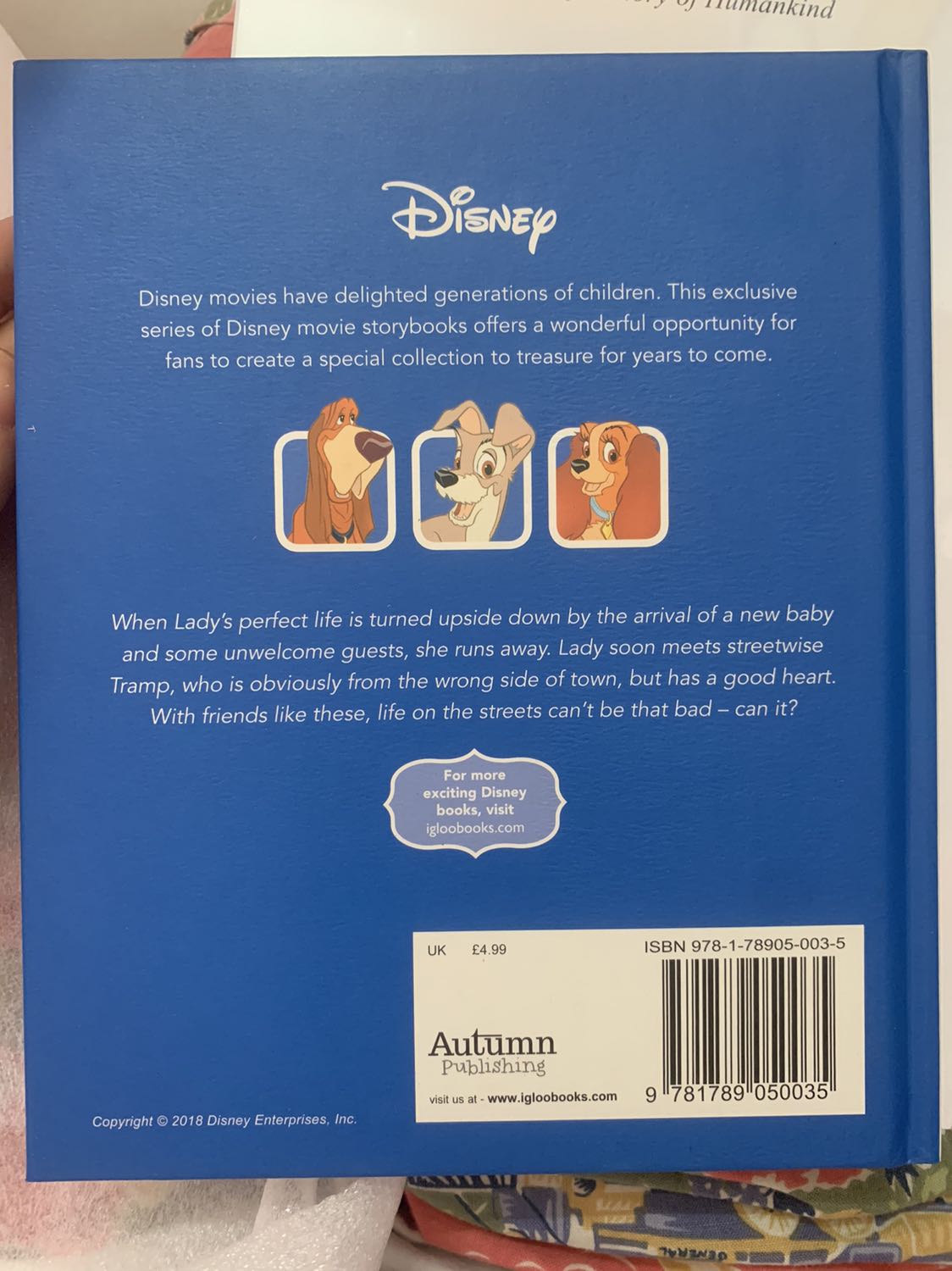 Sách đẹp, hình minh hoạ đẹp nhưng chữ hơi bé