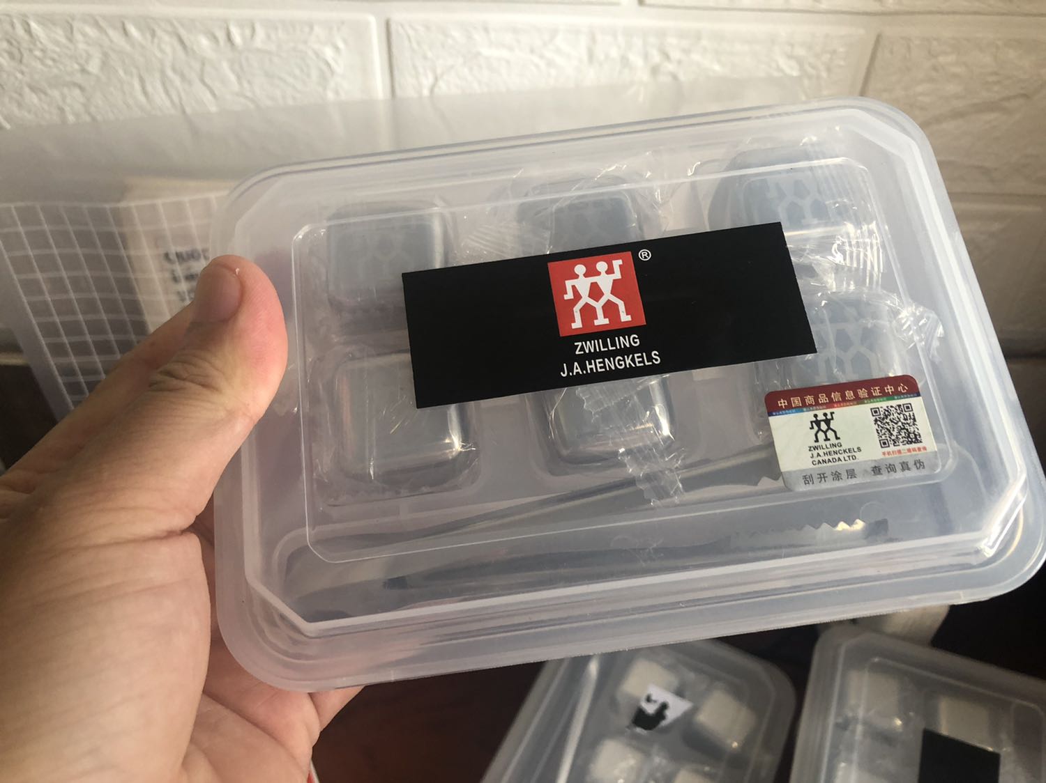 Sản phẩm không đúng như yêu cầu. Sản phẩm là hàng giả.