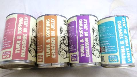 Mèo chịu ăn, có vẻ như là thích lắm, meo meo 🐱