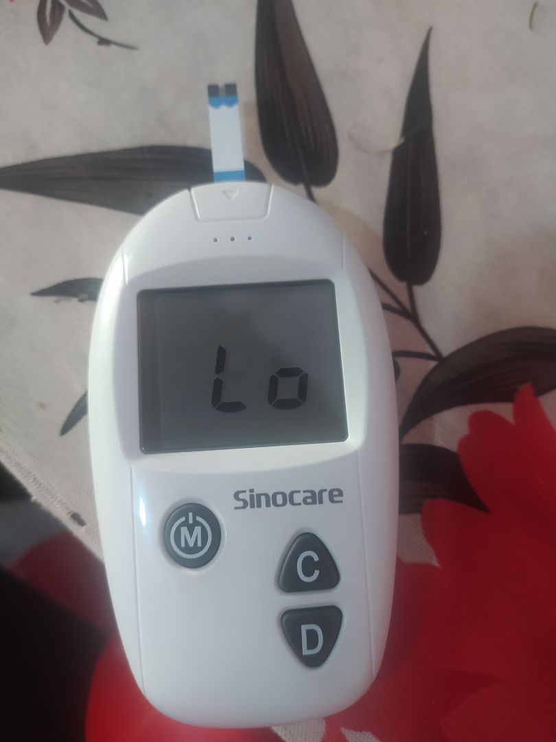 Mua được 10 ngày và lần này là lần sử dụng thứ 3, que thử thì đút vào máy nó đợi máu thử, khi nào có máu thử sẽ nhảy 10 giây ra kết quả. Đằng này không cần máu thử nó vẫn nhảy, đã thử nhiều que thử, mà nhảy lại ra kết quả không phải số mà là chữ gì cũng không biết. Thử vài lần thì đã đưa máu thử vào que thử nó không nhảy 10s để ra kết quả mà nó cũng như lúc không có máu thử, khoảng 20 giây sau nó mới bắt đầu nhảy 10s và kết quả là ra chữ gì mình cũng không biết. Hàng quá tệ, quá thất vọng với Tiki, lần này là lần thứ 2, chắc hết dám mua hàng trên Tiki.