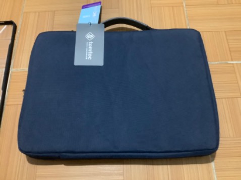 Túi đúng như mô tả, chuẩn Tomtoc. Giao hàng nhanh. Mình xài đựng ipad M1 12.9” rất ok. Gọn và đẹp.