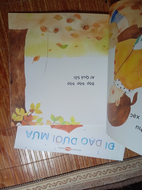 Sách có 1 cô bé dễ thương, kúc nào cũng mang tâm trạng hân hoan và sẵn sàng đi khám phá mọi mù ở trong năm, sách này quá hợp vs em, nghĩ chị mua về nó ko chịu đọc ai dè...