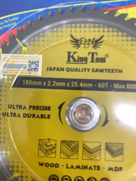 Cắt gỗ ván ép, mdf ngọt, k bị xơ ván. Giá cả mk thấy hợp vs chất lượng👍