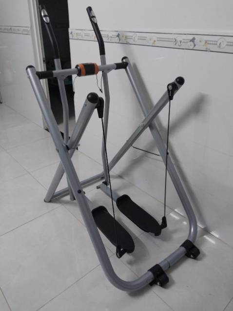 Chị mình khi sử dụng thấy hài lòng. Chỉ có điều có tiếng kêu kọt kẹt, có lẽ cần tra thêm dầu mỡ? Chị mình khi sử dụng thấy hài lòng. Chỉ có điều có tiếng kêu kọt kẹt, có lẽ cần tra thêm dầu mỡ?