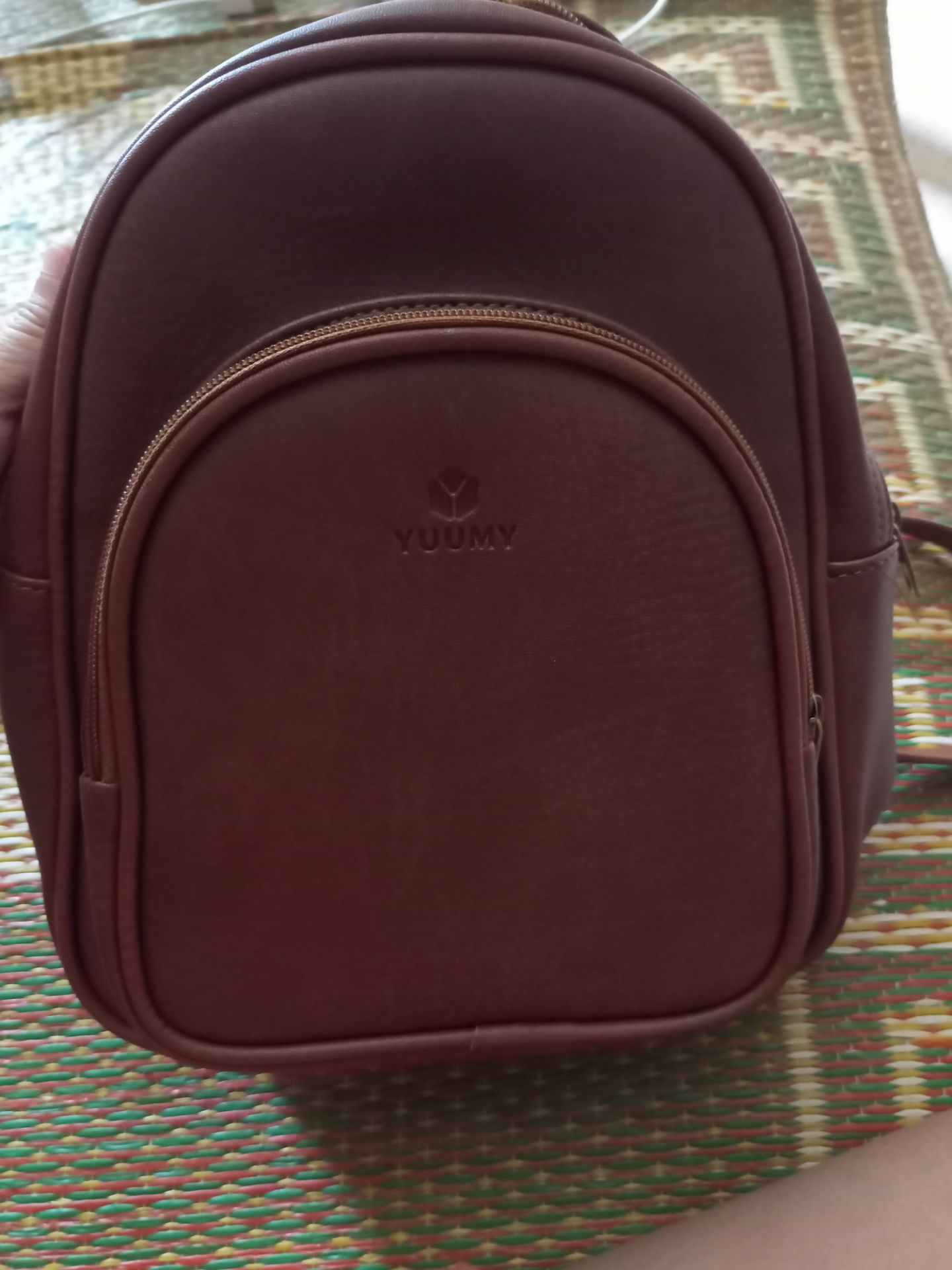 xiu xinh luôn, gửi đung màu đung mẫu, đường may chắc chắn,bao lô có 4 ngăn thoải mái đựng đồ, sẽ ủng hộ shop típ