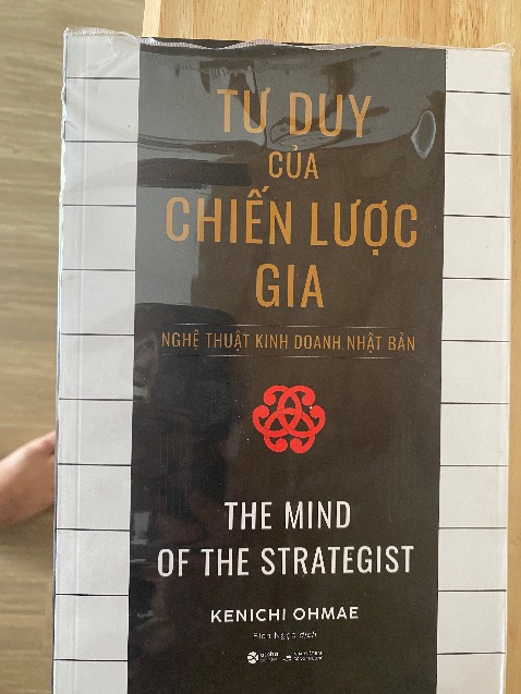 Đơn hàng hôm nay bọc không đẹp lắm bị móp. Bìa sách cũng ko được đep