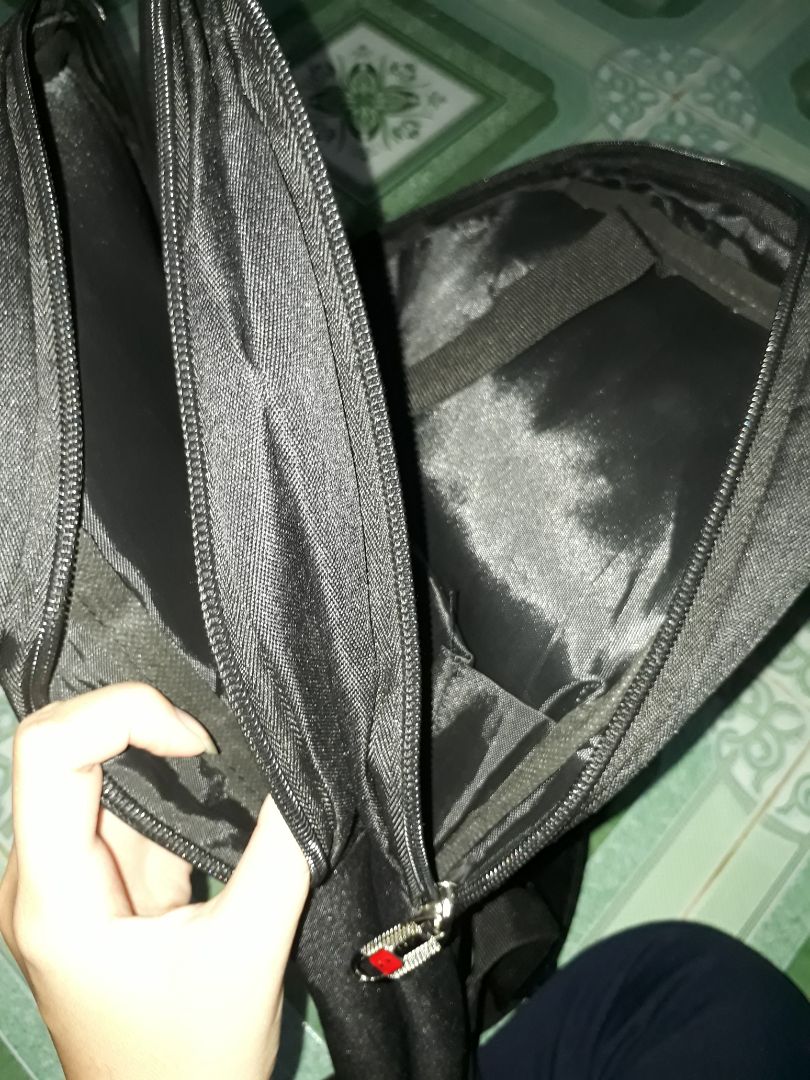 Đóng gói kĩ càng, giao hàng đúng hẹn. Chất lượng balo tốt nhưng mà vải hơi mỏng