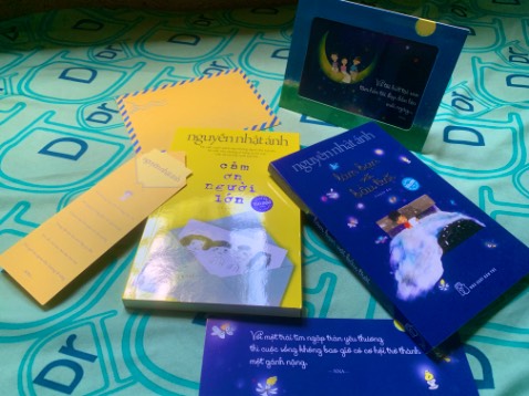 Rất là nhiều món quà nho nhỏ kèm theo cute lắm nha,