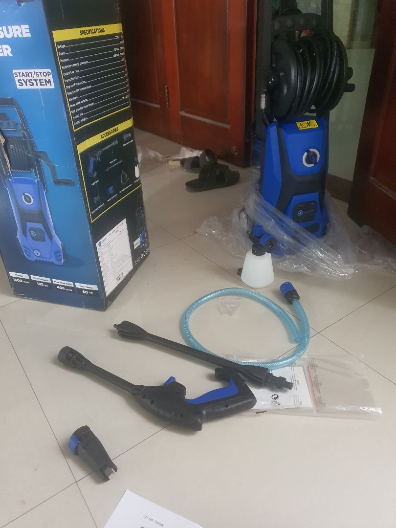 giao hành thì không thấy quà tặng đâu, kiểm tra đơn hàng thì thấy quà tặng chưa xử lý đã vậy thanh toán trước rồi vẫn còn bị mất phí vận chuyển quà nữa là sao. 
Quảng cáo đã nt hỏi trước là có xịt gầm gì đầy đủ ko thì nói đầy đủ đến khi nhận hàng thì toàn đồ cơ bản nghèo nàn phụ kiện so với shop khác.