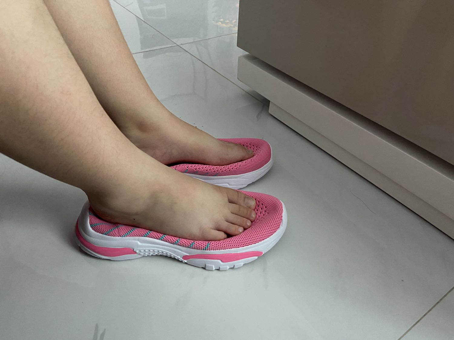 Sản phẩm rất đẹp, tiếc là mình mua size bị rộng so với chân của bé nên giờ mình phải đặt lại Sản phẩm rất đẹp, tiếc là mình mua size bị rộng so với chân của bé nên giờ mình phải đặt lại