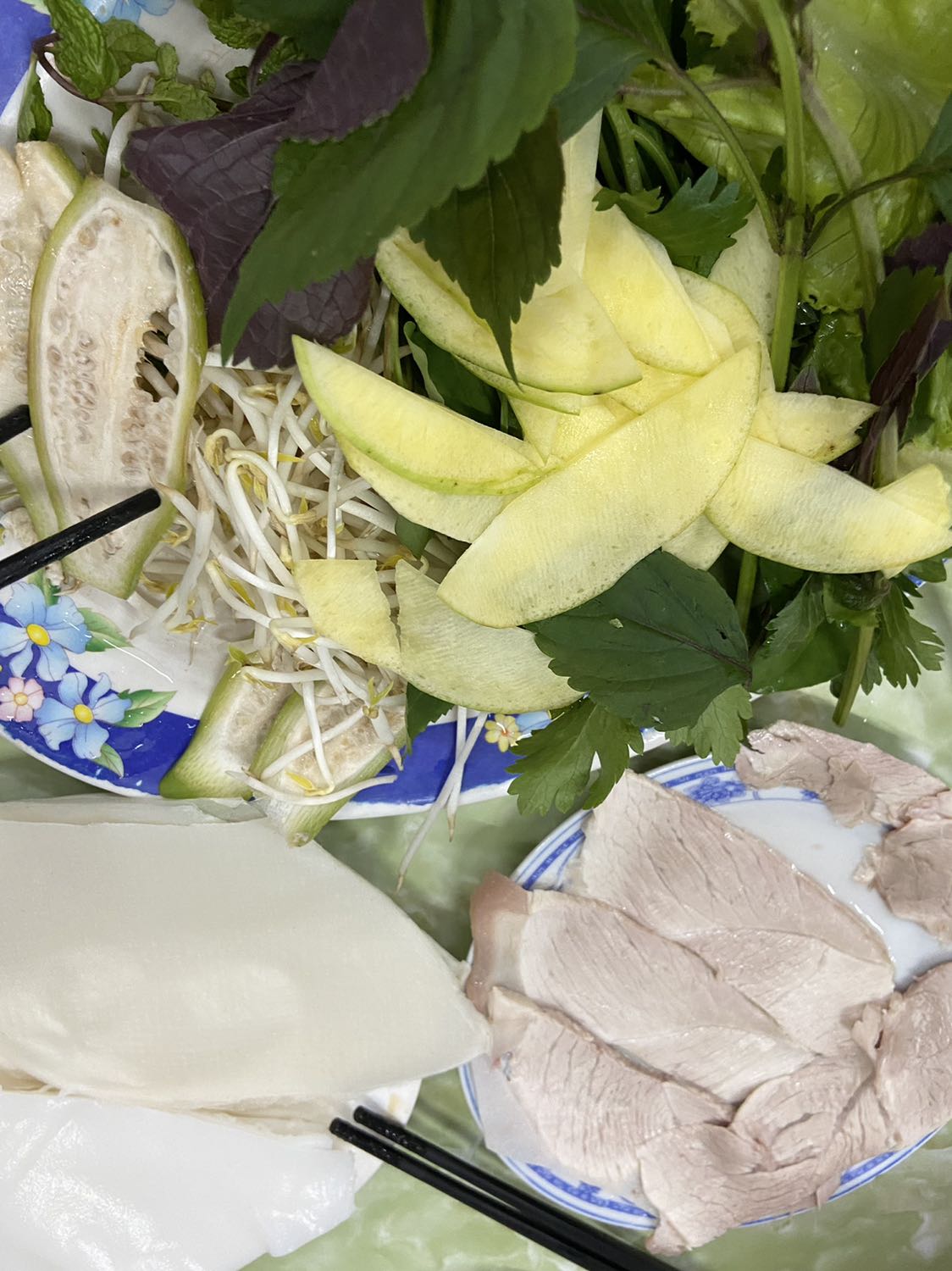 M đã mua 3 lần rồi. Dùng em này sạch sẽ, cảm giác mát mà không bị khô em bé tí nào.  Thành phần thiên nhiên nên m rất an tâm. Siêu thích ạ