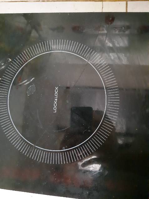 Mới dùng được 1 năm mặt bếp đã bị nứt vỡ giờ không bảo hành dù sp hãng ghi bảo hành 24 tháng, vậy không biết bảo hành 24 tháng là hãng bảo hành cái gì hay là hãng viết cho đủ chữ...