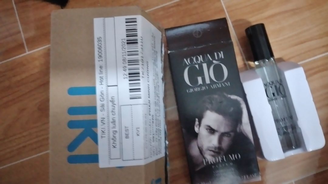 Shop làm ăn ***, đăng flash sale, khi khách hàng đặt mua và thanh toán trước thì muốn giao gì thì giao. Treo đầu dê bán thịt ***. Tôi mua con chuột sạc thì giao chai nước hoa, thông báo cho bộ phận chăm sóc khách hàng trên 2 tuần chưa giải quyết,  tiki là sàn thương mại điện tử lớn mà để 1 số shop làm ăn *** thì quá mất quy tín. Tôi quá thất vọng về Tiki. Đây là kinh nghiệm mua hàng trên mạng, tôi xin chia sẻ với các bạn, đừng bao giờ thanh toán trước khi chưa nhận hàng. Xin cám ơn đã đọc vài dòng chia sẻ của tôi./.