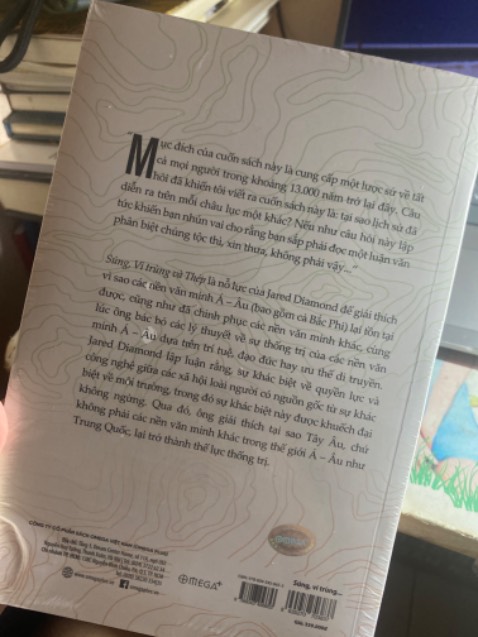 Giao hàng nhanh, bọc sách kĩ càng. Nội dung mình chưa đọc nên chưa có nhận xét nhưng chắc sẽ thú vị lắm