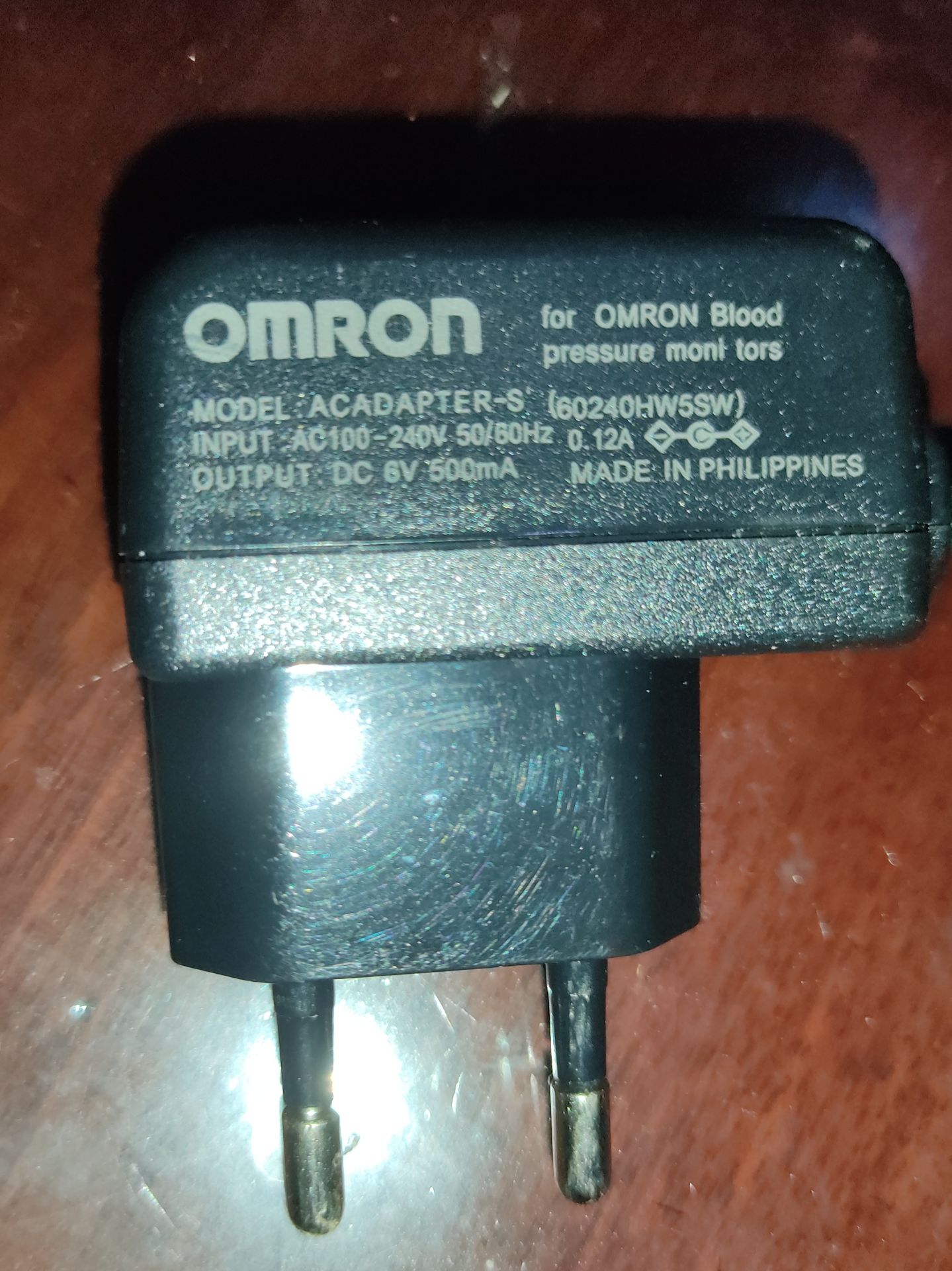 hàng không chính hãng. tên sản phẩm còn in sai như hàng nhái (moni tors). hộp màu trắng chứ không như hình quảng cáo. hàng không chính hãng. tên sản phẩm còn in sai như hàng nhái (moni tors). hộp màu trắng chứ không như hình quảng cáo.