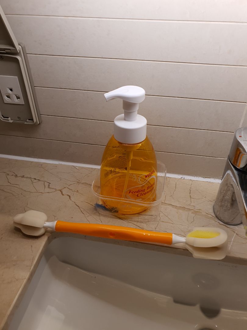 cây rửa xài chất lượng ok, xài đc 4-5 tháng. nước rửa mùi dễ chịu. nói chung hàng tốt.