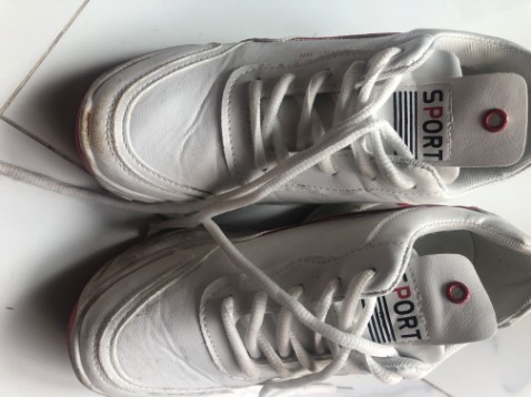 Đi đau chân, mới đi có tí đã bắt đầu bong tróc