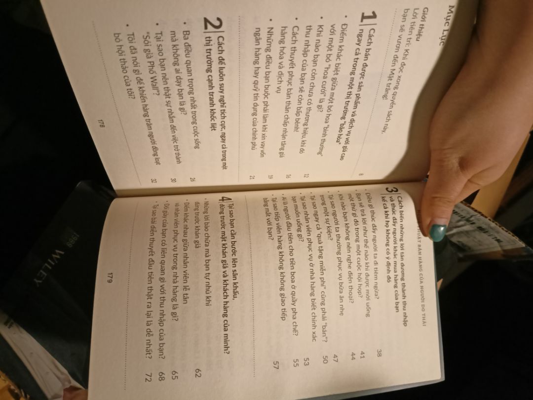nội dung hay rõ ràng chất lượng cao sách k được bọc nilong mua của FAHASA giấy tốt hơn
