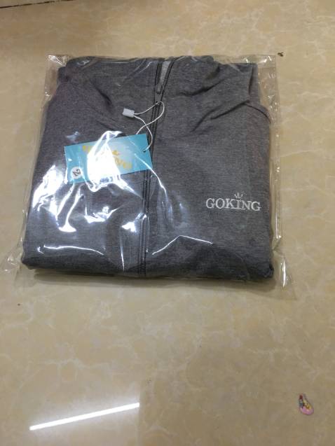 con tôi lần nào cũng kêu lấy cái áo nhiều túi, lấy áo khác là không chịu, nó thích cái áo của shop lắm