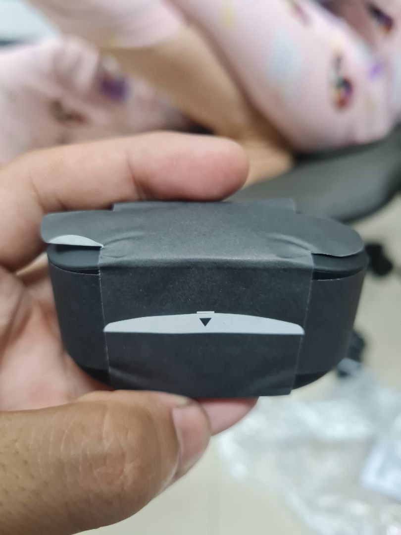 Mình mua ở đây được tặng kèm balo, chất lượng cũng xịn xò lắm, thời gian giao hàng nhanh. earphone đẹp, thời trang, chất lượng âm tuyệt vời, khả năng chống ồn đỉnh. Quá tuyệt cho 1 cuộc tình