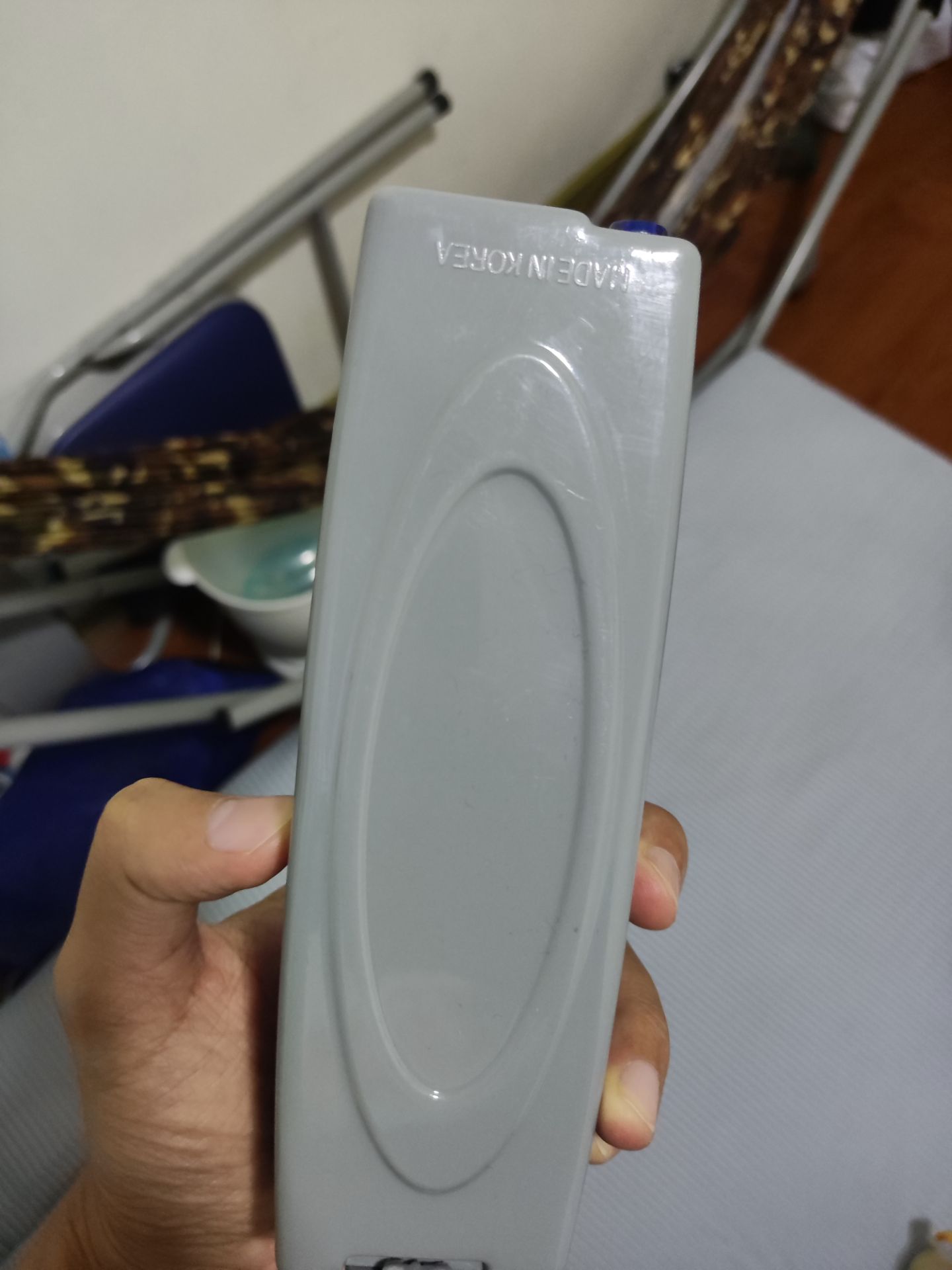 không phải hàng chính hãng, chất liệu nhựa xấu, mặc dù tiền nào của nấy nhưng vẫn hơi thất vọng vì nghĩ là hàng chính hãng khuyến mãi