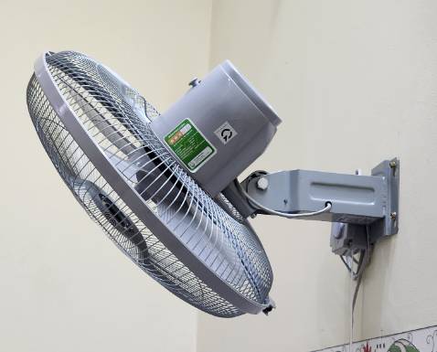 Dây điện & phích cắm nhỏ, không tương ứng với công suất quạt