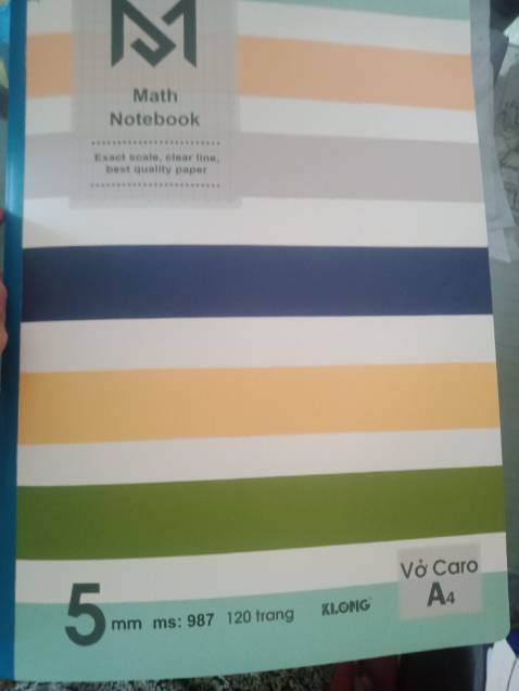 vở đẹp giấy dày, lúc giao hơi bị cong vở nma k saooo