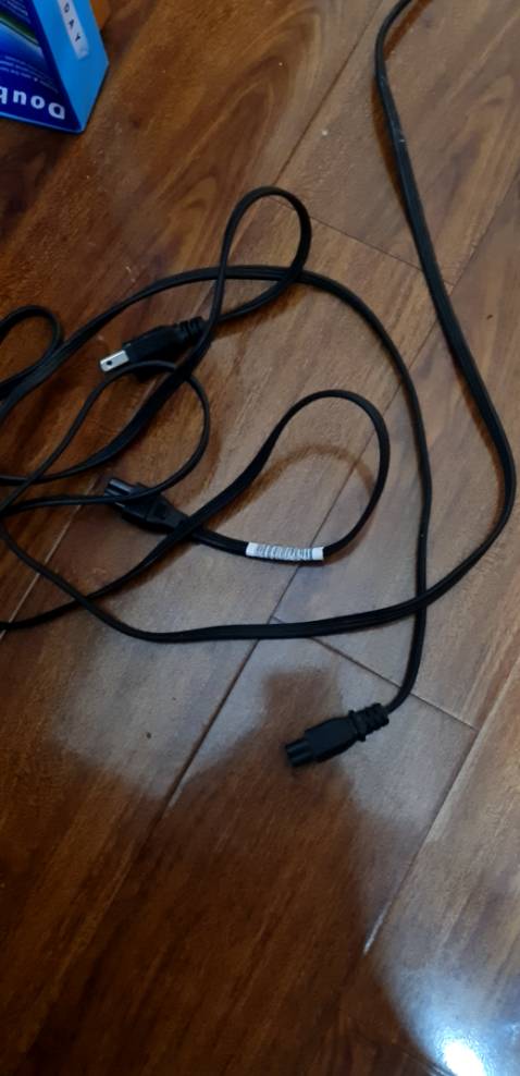 Hàng chính hãng. Giao hàng nhanh giá hợp lý. Điiemr yếu của dòng chuột này là cáp hơi cứng trẻ em dùng hay vặn cap và hỏng cáp