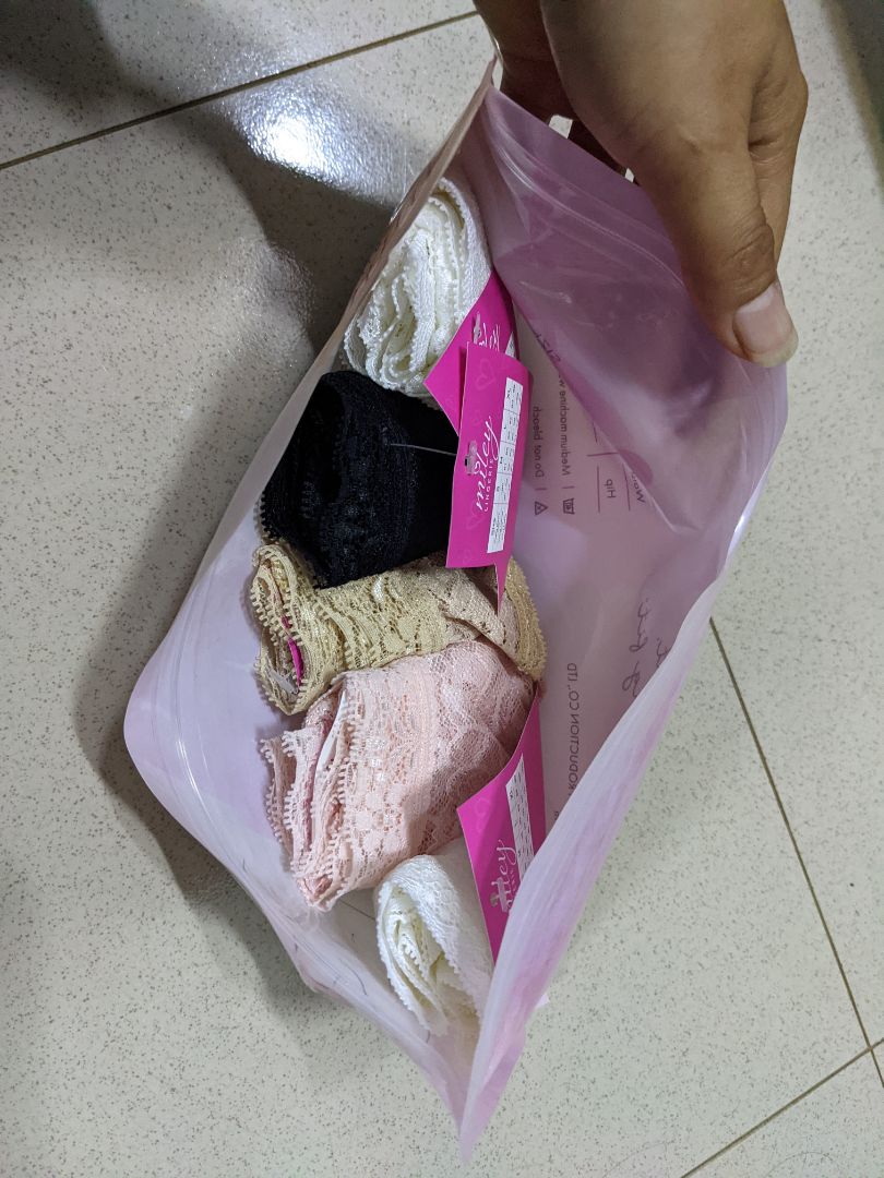 Mình mua đi mua lại set đồ lót này rồi, chưa tìm được loại nào ưng hơn. Chất ren đẹp, không co giãn nhiều nên mọi người nên mua lên size. Nhưng mặc đảm bảo ưng, ko hằn vết đâu nhé.