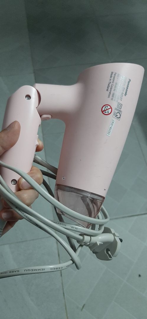 Tất cả đều ổn , mỗi tội mình muốn cái màu đen mà dc giao màu hồng