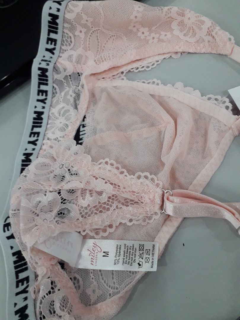 mình order size s mà giao sai m, shop đổi lại giúp mình