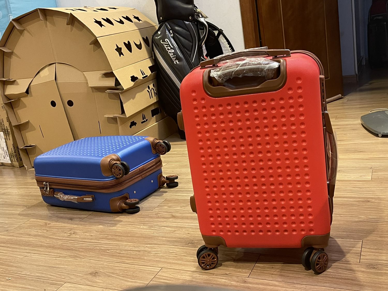 Vali đẹp, dày chắc chắn, đóng gói cẩn thận. Sẽ mua tiếp nếu có nhu cầu và giới thiệu cho mọi người cùng mua