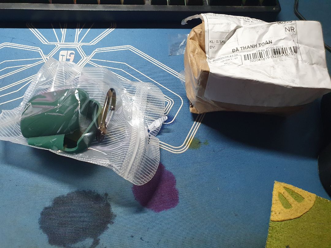 Giao hàng nhanh, chất lượng khá, nhưng hộp khá méo mó khi nhận, may mà vò chất dẻo nên không ảnh hưởng chất lượng.