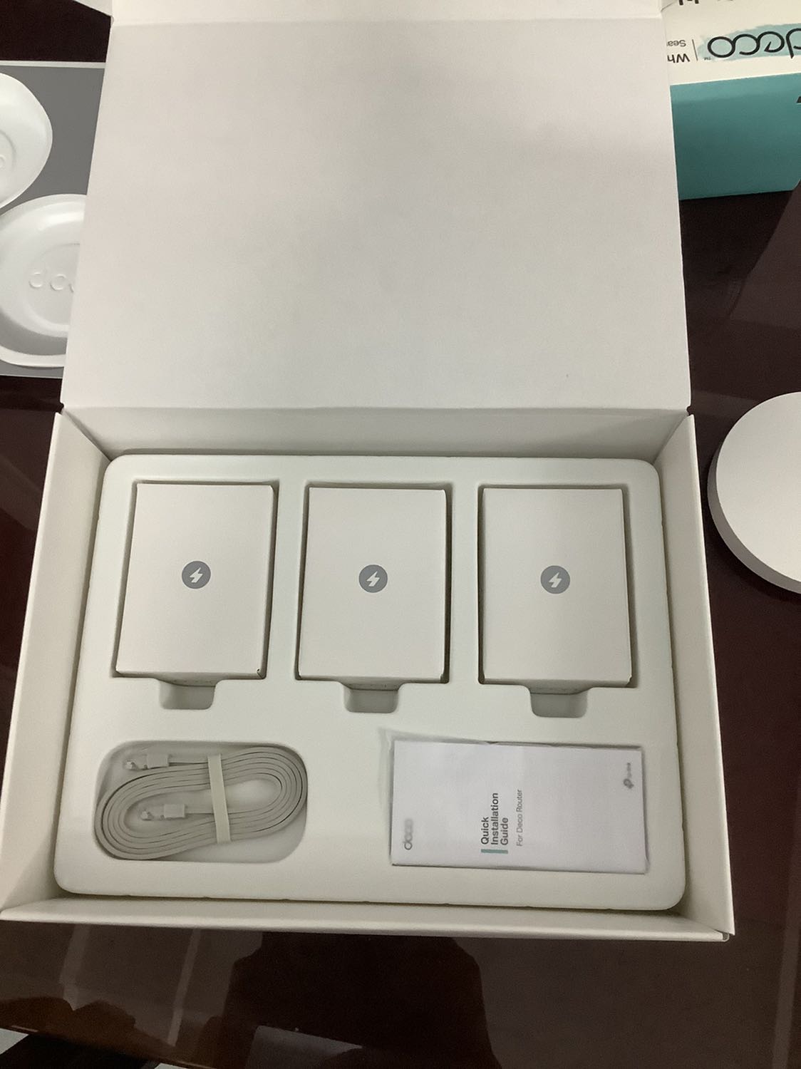 Kiểu dáng gọn đẹp, cài đặt siêu dễ dàng. Phát sóng cực tốt với một tên mạng duy nhất cho cả 2 băng tầng. 👍 Kiểu dáng gọn đẹp, cài đặt siêu dễ dàng. Phát sóng cực tốt với một tên mạng duy nhất cho cả 2 băng tầng. 👍