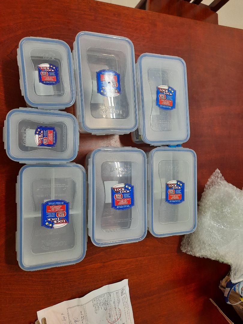 xem lại dùm.mình đơn hàng này nhé. phải 9 cá hộp mới đủ cơ mà giao cho mình chỉ có 7 cái hộp thôi