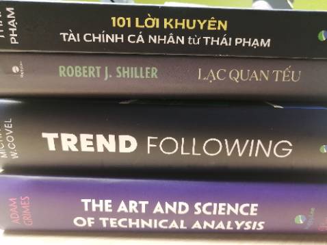 Nếu mỗi ngày đọc 1 lời khuyên thì 3 tháng 10 ngày mớ hết cuốn sách 101 lời khuyên tài chính cá nhân từ Thái Phạm 

Mình thích câu nói về việc lên kế hoạch để tăng năng suất lao động của bản thân và là cơ hội để vượt mặt đối thủ. 

Song song đó, hơn 30 lời khuyên cho quý nhà đầu tư F0 vô cùng thực chiến và áp dụng được cho NĐT tại Việt Nam 

Sách mới, giấy thơm, shipper giao hàng nhanh. Ủng hộ shop dài dài.