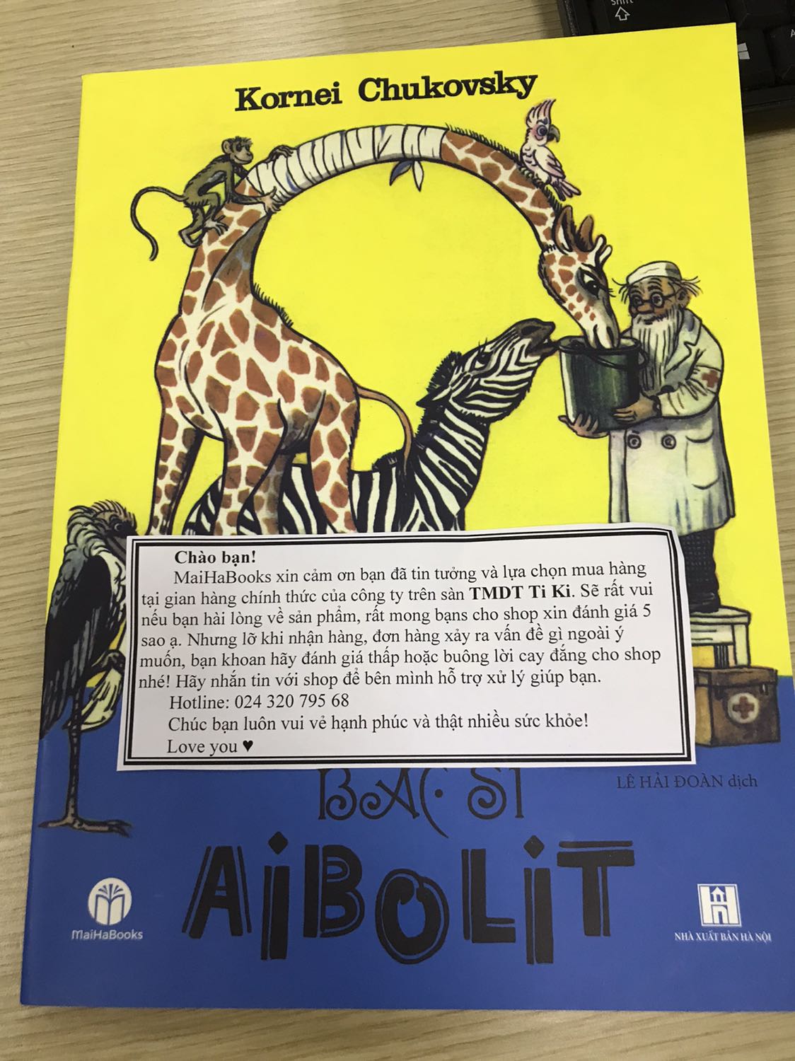 Sách rất đẹp, shop đóng gói sp kỹ. Ship nhanh, shop có note rất dễ thương và xịn sò thế này thì quánh 5* tặng shop ♥️