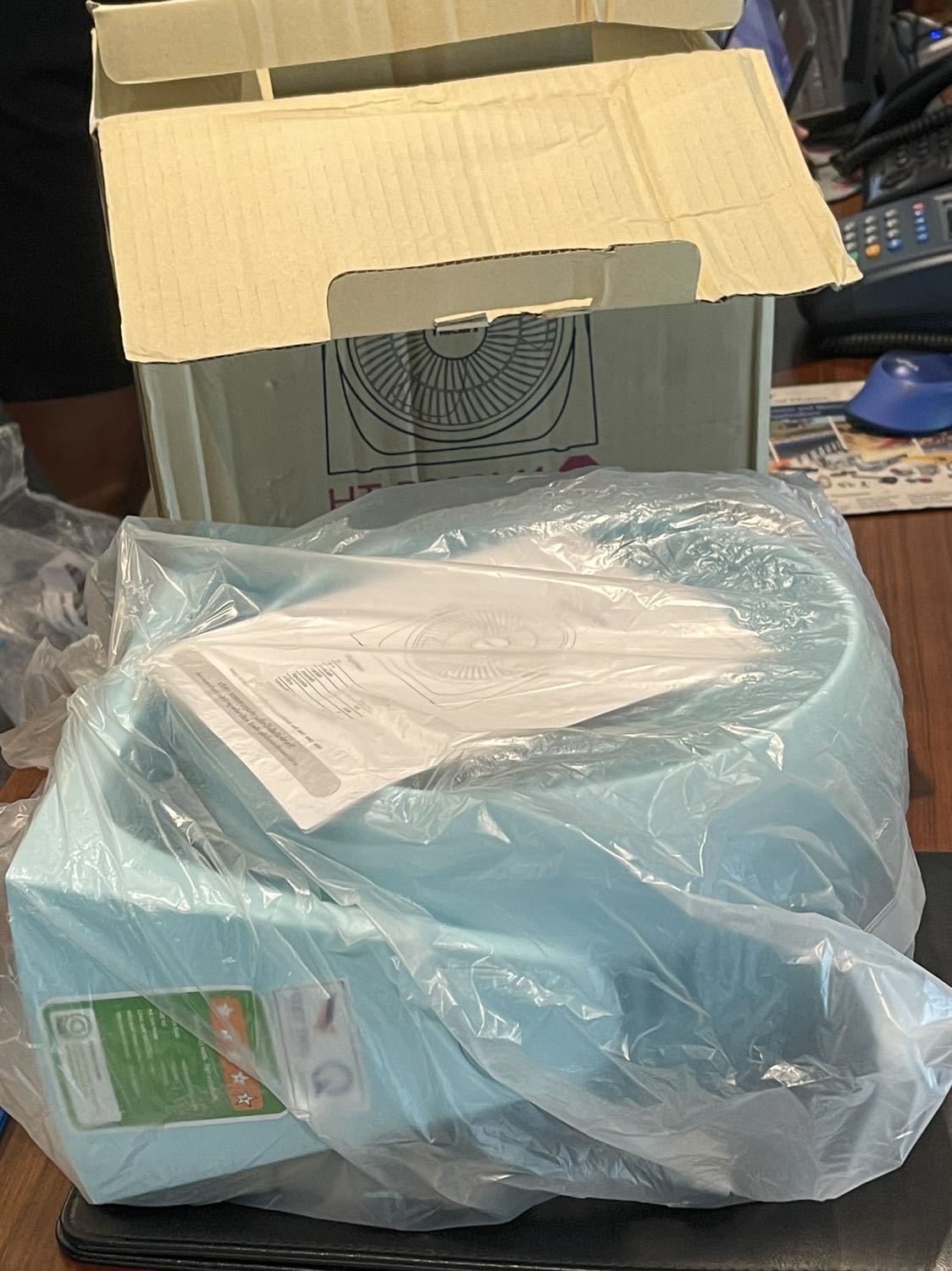 Đề nghị trả lại hàng do shop giao không đúng màu yêu cầu. Nhân viên không biết đã thanh toán tiền cho tiki ( shop báo hết hàng màu đen )