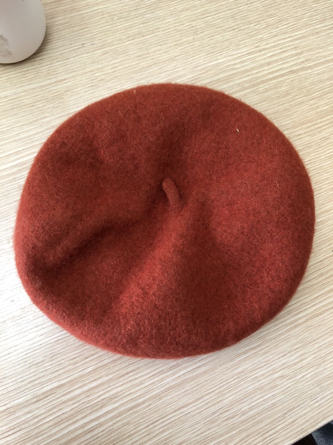 Đóng gói cẩu thả, cũ kĩ như hàng tồn. Chất dạ cứng không cao cấp như quảng cáo. Sale còn 110k nhưng chất lượng quá tệ, quá đắt. Tiki cần khắt khe hơn với những shop kiểu này.