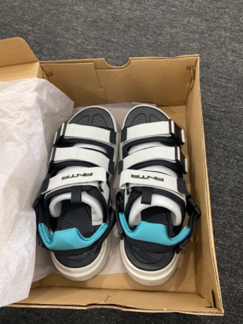 Ship nhanh, tư vấn nhiệt tình cộng shop 1 điểm . Hàng thì quá ư là oke nhé. Sandals thể thao đi khác bọt hơn loại thường, đế êm, thử chạy cũng bám chân lắm. Cho shop 5 sao Ship nhanh, tư vấn nhiệt tình cộng shop 1 điểm . Hàng thì quá ư là oke nhé. Sandals thể thao đi khác bọt hơn loại thường, đế êm, thử chạy cũng bám chân lắm. Cho shop 5 sao