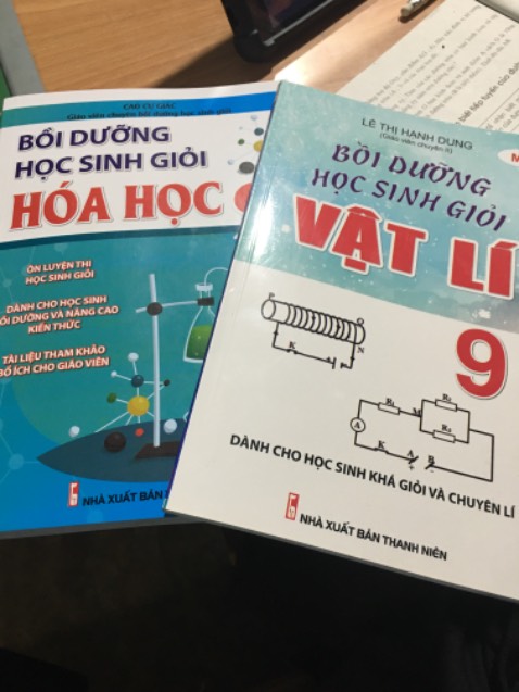 Giao hàng nhanh shipper nhiệt tình sách đẹp chữ rõ ràng