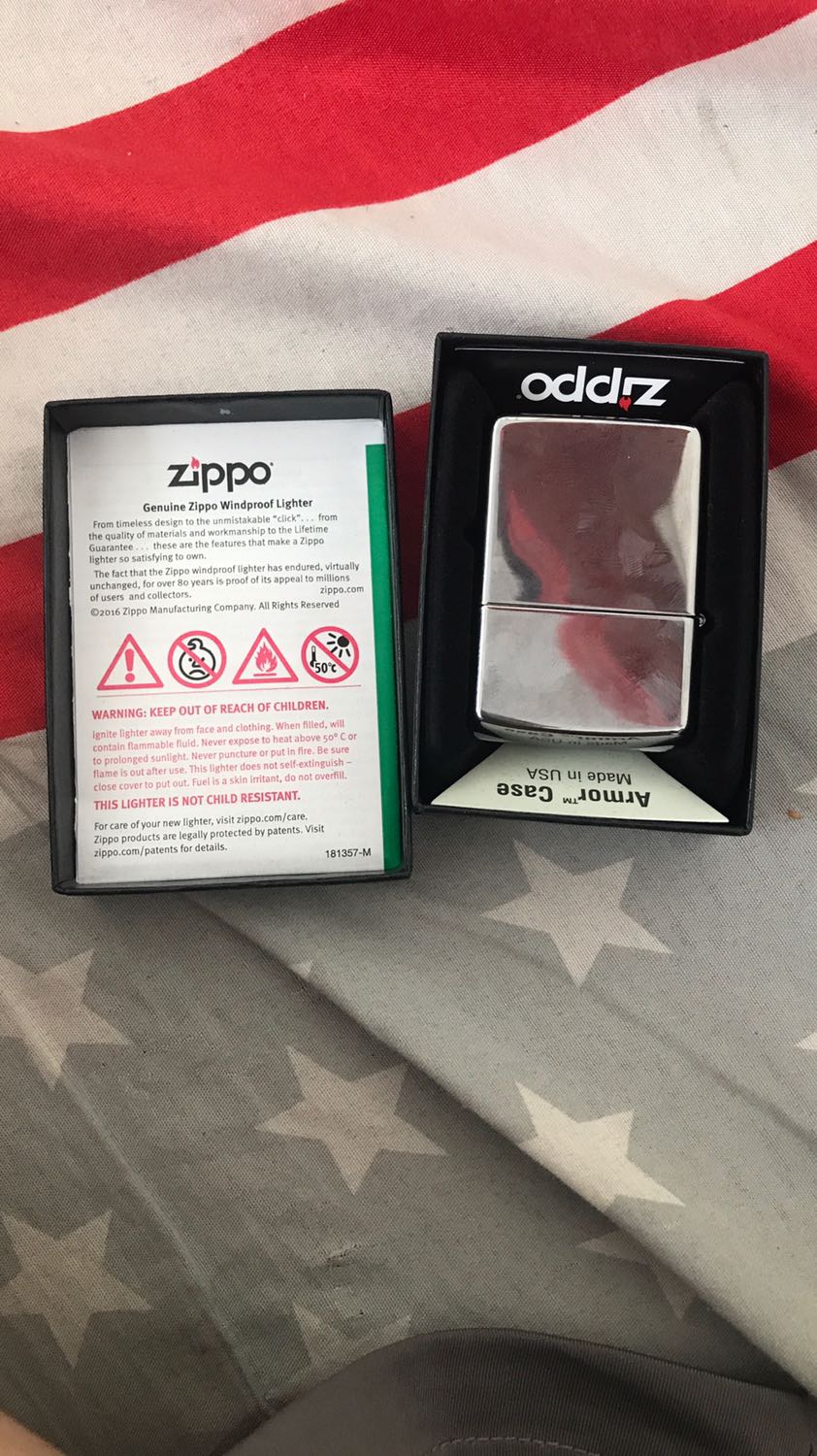 Then nắp lỏng lẻo nhìn dùng không được lâu, vỏ ố vàng không biết tại sao