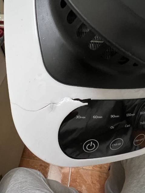 Hàng hư mà vẫn dán tem giao cho khách (mọi người lưu ý quay video nhận và khui hàng cẩn thận nhé) phản hồi thì đùn đẩy cho bên giao, thiếu trách nhiệm; ko uy tín
Người mua nhớ mua và kiểm tra hàng sớm nhé, ko là phải dùng hàng hư đó!