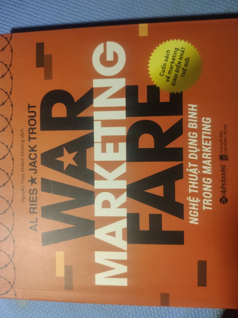 bạn có muốn mua một cuốn sách bị sứt...?
sách thật mà làm như sách giả ấy chưa đọc là nó sứt ra rồi. chưa bàn tới nội dụng thấy sứt ra là chán lắm rồi
