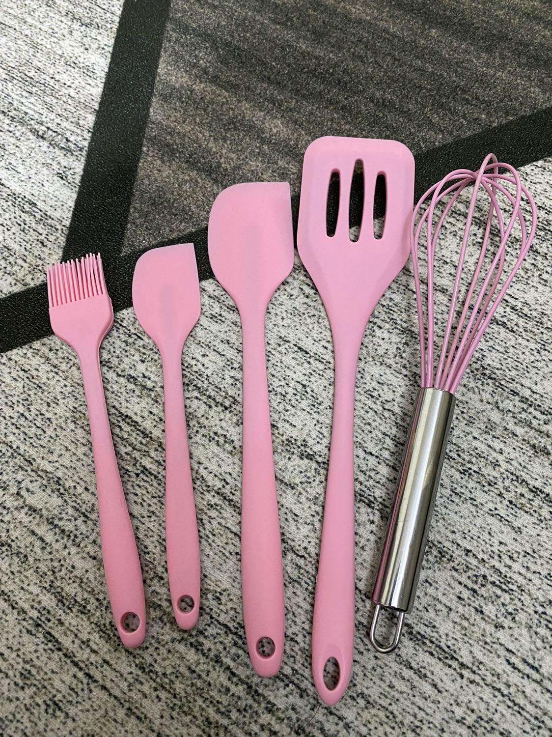 Hàng dày dặn, giống hình, ban đầu hơi có mùi silicon chút nhưng rửa đi là hết!
Nói chung giá cả hợp lý, được 5 món cũng khá hữu dụng 👌 Hàng dày dặn, giống hình, ban đầu hơi có mùi silicon chút nhưng rửa đi là hết!
Nói chung giá cả hợp lý, được 5 món cũng khá hữu dụng 👌