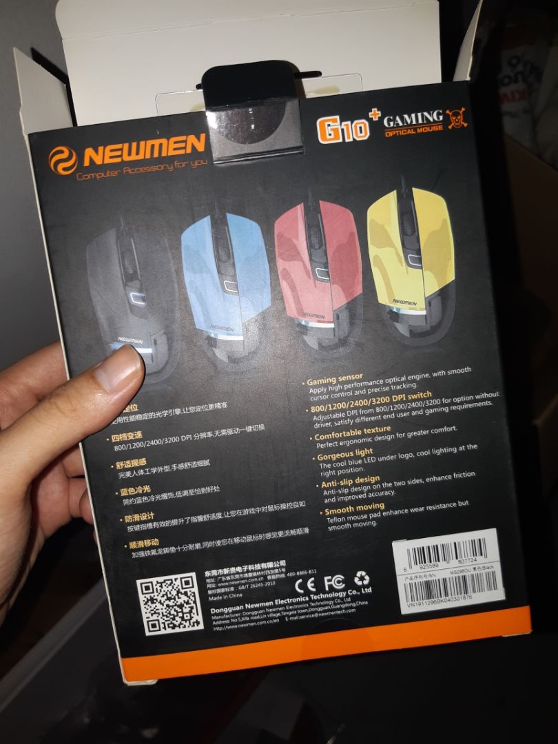 sản phẩm ổn. thiết kế đẹp nhưng nhựa bóng nên mình cũng không thích lắm. hôm nọ mua nhìn ko kĩ là có mấy nút phụ trợ nên m8fnh cho thằng em dưới quê dùng luôn. chuột này ko tiện cho dân thiết kế lần chơi game vì ko có nuat phụ trợ gì thêm ngoài nút điều chỉnh tốc độ. Vô cùng bất tiện cho ai khi đã sd quen những nút có tác vụ. sản phẩm ổn. thiết kế đẹp nhưng nhựa bóng nên mình cũng không thích lắm. hôm nọ mua nhìn ko kĩ là có mấy nút phụ trợ nên m8fnh cho thằng em dưới quê dùng luôn. chuột này ko tiện cho dân thiết kế lần chơi game vì ko có nuat phụ trợ gì thêm ngoài nút điều chỉnh tốc độ. Vô cùng bất tiện cho ai khi đã sd quen những nút có tác vụ.