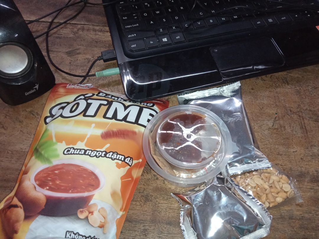 giao hàng nhanh, bánh ăn ngon...